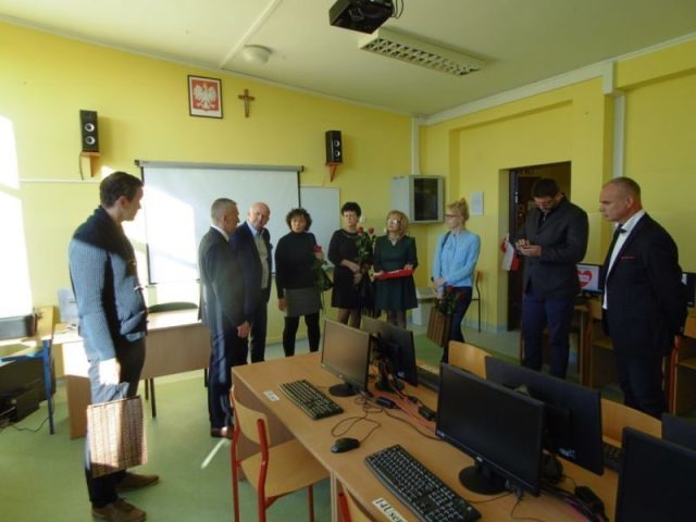 Szkoła z informatyką na miarę XXI wieku